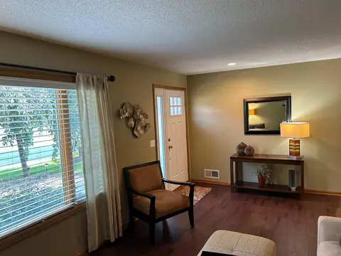 1409 Horseshoe Cir, Eagan, MN 55122 photo 29
