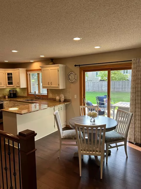 1409 Horseshoe Cir, Eagan, MN 55122 photo 23