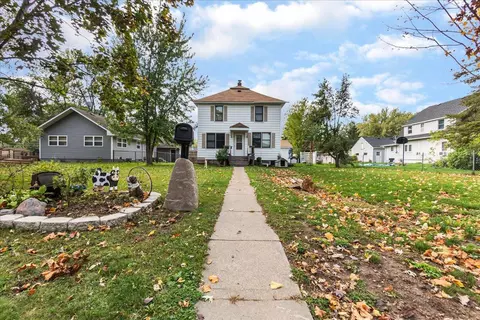 513 Clark St, Mora, MN 55051 photo 2