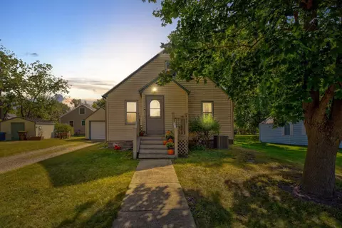 409 E 1st St N, Truman, MN 56088