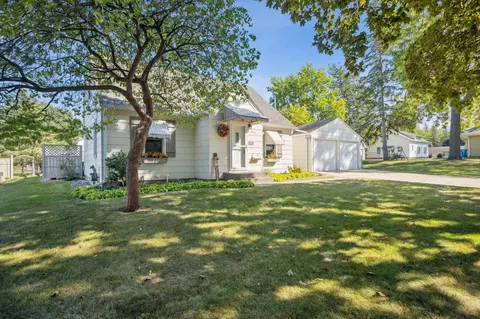 1053 Redwood Pl, Owatonna, MN 55060