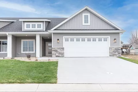 906 11th Pl NW, Kasson, MN 55944