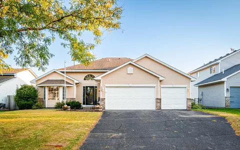 9667 Hamlet Ave S, Cottage Grove, MN 55016