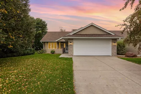 1512 Carleton Dr, Hastings, MN 55033
