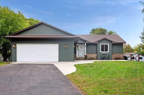 2626 Brittany Ct, Woodbury, MN 55125