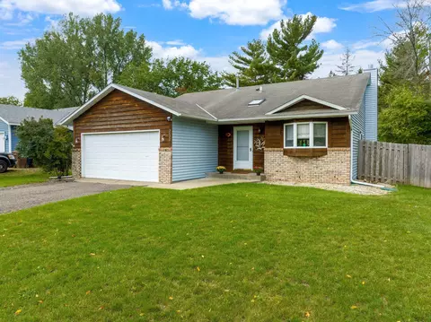 2622 Greystone Ave N, Oakdale, MN 55128