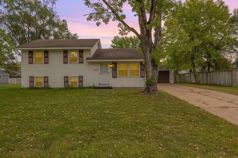 10425 Yukon St NW, Coon Rapids, MN 55433