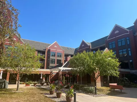 500 County Road B W #100, Roseville, MN 55113