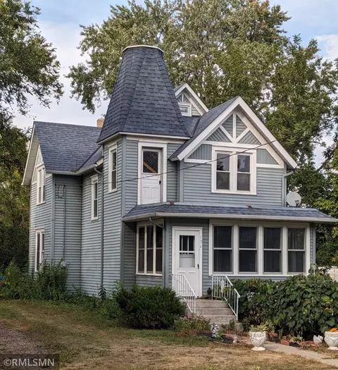 136 Elm St E, Norwood Young America, MN 55368