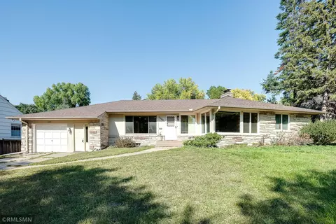 2265 Edgcumbe Rd, Saint Paul, MN 55116