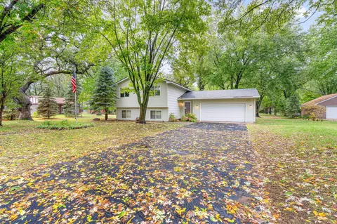 10128 Linnet St NW, Coon Rapids, MN 55433