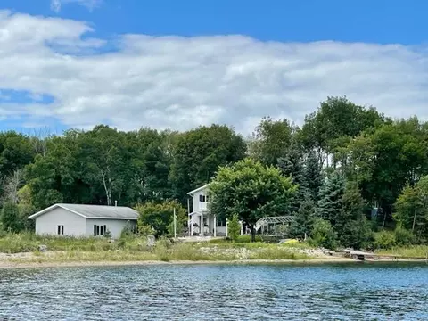 43310 S Paul Lake Dr, Perham, MN 56573