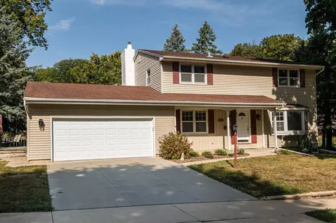 2119 Valkyrie Dr NW, Rochester, MN 55901