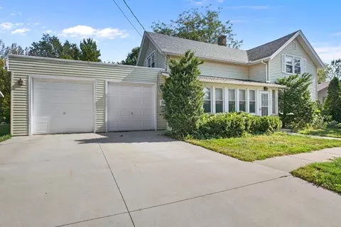 305 2nd St N, Dundas, MN 55019