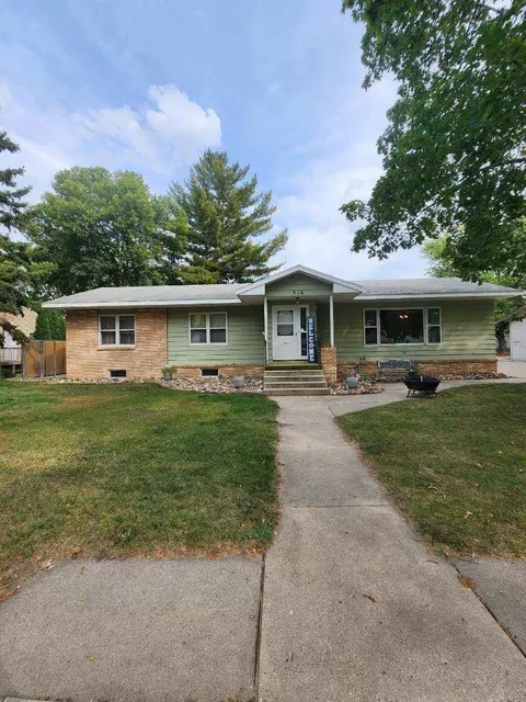316 Litchfield Ave N, Litchfield, MN 55355