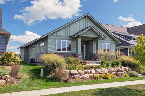 4047 Monarch Ln N, Lake Elmo, MN 55042