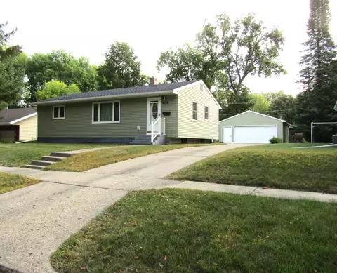 408 S 10th St, Montevideo, MN 56265