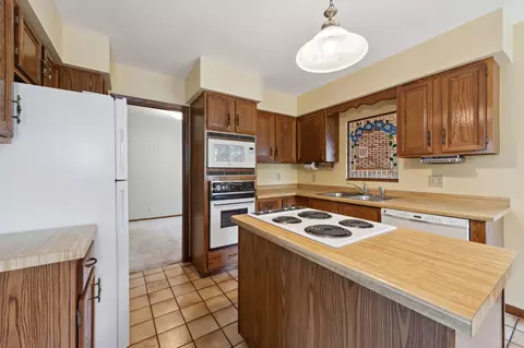 1487 Cope Ave E, Maplewood, MN 55109 photo 7