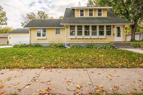 524 4th Ave SW, Hutchinson, MN 55350