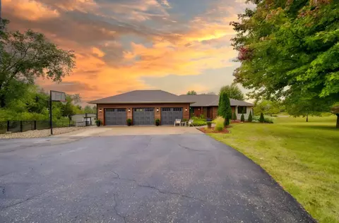 506 Trillium Ln, Hudson, WI 54016