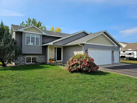 476 Shannon Dr, Big Lake, MN 55309