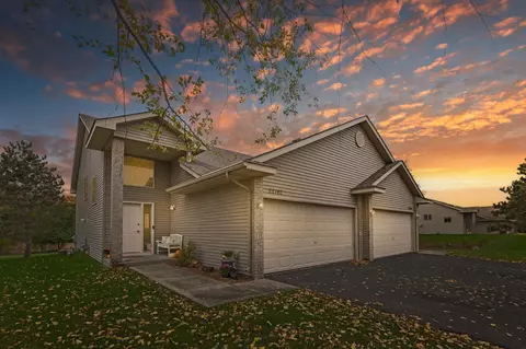 22142 Zion Pkwy, Oak Grove, MN 55011