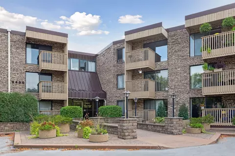 9400 Old Cedar Ave S #126, Bloomington, MN 55425