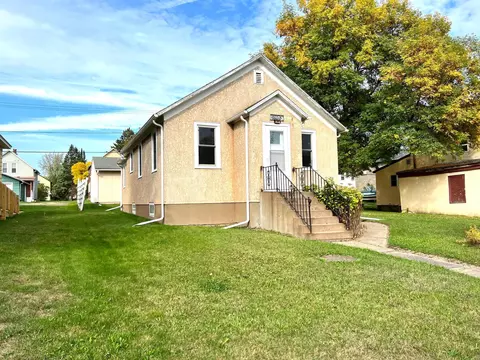 508 W 2nd Ave, Keewatin, MN 55753