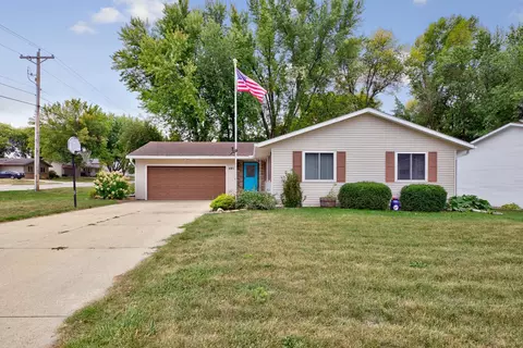 405 Willow Creek Dr, Owatonna, MN 55060