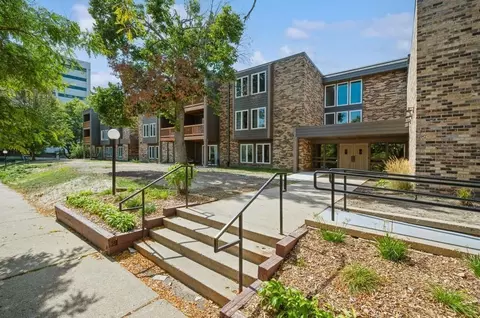 450 Ford Rd #119, Saint Louis Park, MN 55426