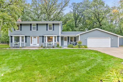 1911 Smith Cir, Wayzata, MN 55391