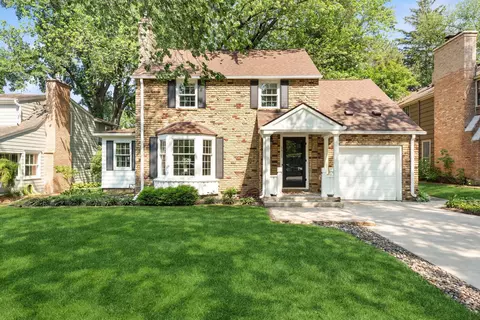 4825 Maple Rd, Edina, MN 55424 photo 2