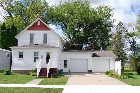 404 N Broadway, Wells, MN 56097