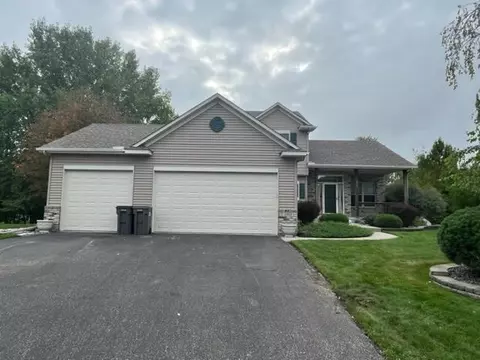 1943 Fischer Pt, Waconia, MN 55387