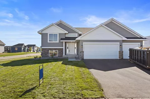 17799 Empire Trl W, Lakeville, MN 55044