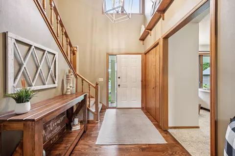 4377 Nestling Cir, Eagan, MN 55122 photo 2