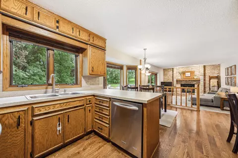 4377 Nestling Cir, Eagan, MN 55122 photo 8