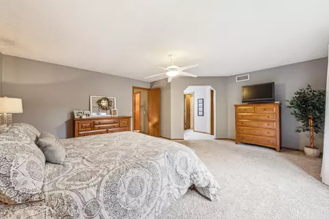 4377 Nestling Cir, Eagan, MN 55122 photo 14