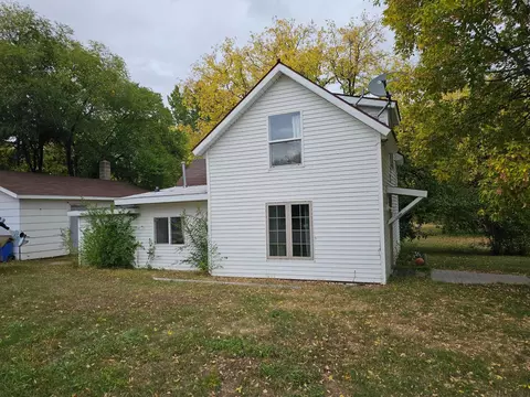 122 Oak Grove Ave, Detroit Lakes, MN 56501
