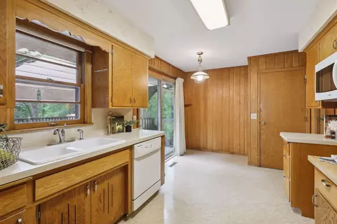 1526 Lone Oak Rd, Eagan, MN 55121 photo 11