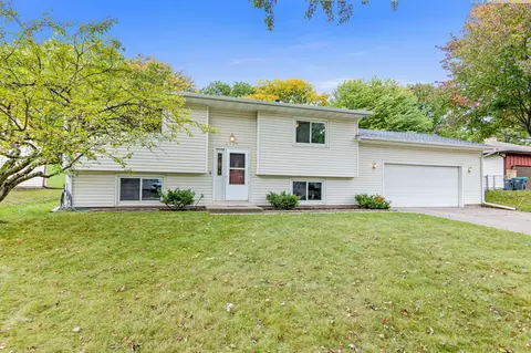 2489 Belmont Ln E, North Saint Paul, MN 55109