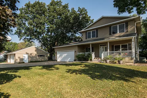 602 3rd St SE, Dodge Center, MN 55927