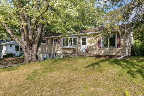 4226 Louisiana Ave N, Crystal, MN 55428
