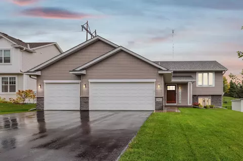 1062 2nd St SW, Delano, MN 55328