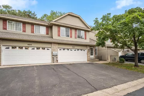 9847 Hamlet Ln S, Cottage Grove, MN 55016