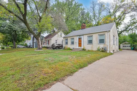 5004 Fairview Ave N, Crystal, MN 55429