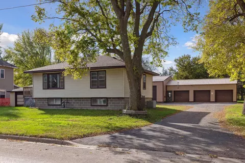 23426 Farwell Ave, Warsaw, MN 55087