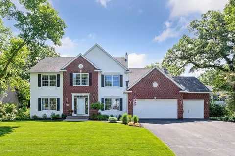 8583 Drake Ct, Chanhassen, MN 55317