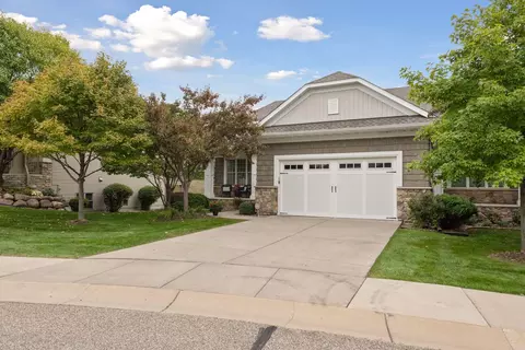 8604 Lake Riley Dr, Chanhassen, MN 55317
