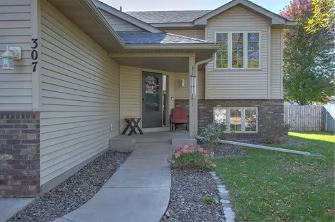 307 Dogwood St SW, Isanti, MN 55040